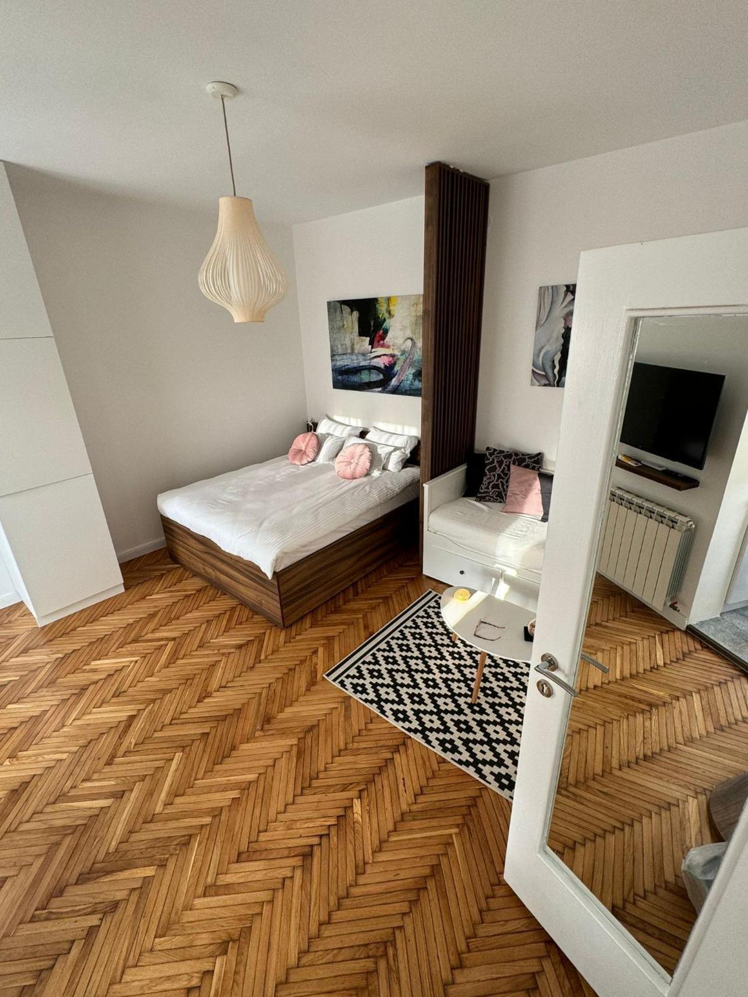 Balconia Sunny Apartment In Centre Of Belgrad Exterior foto